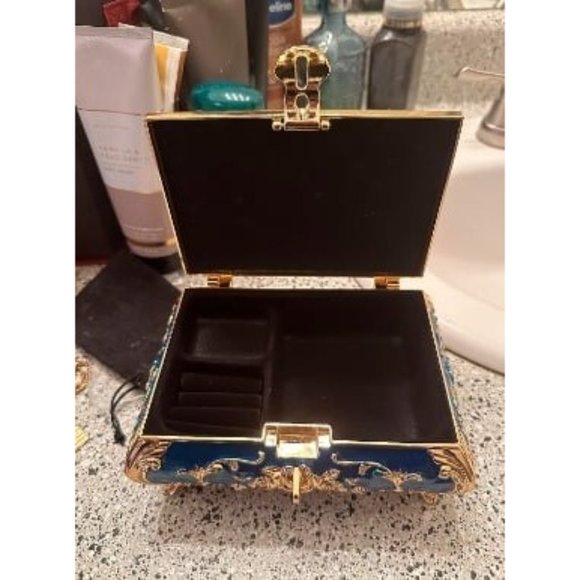 New Vintage Metal Jewelry Box Small Treasure Chest Case Trinket Organizer Ear - Picture 2 of 2